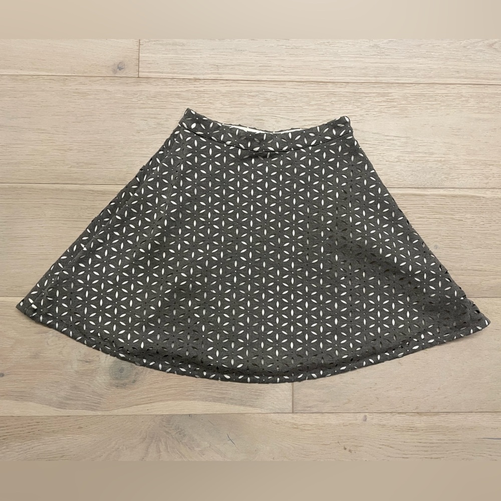 Club Monaco Gray Laser Cut Flared Skirt (00)